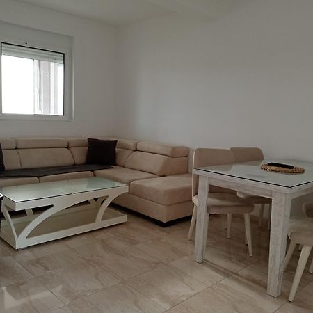 Villa Roki Ravanj Eksteriør billede